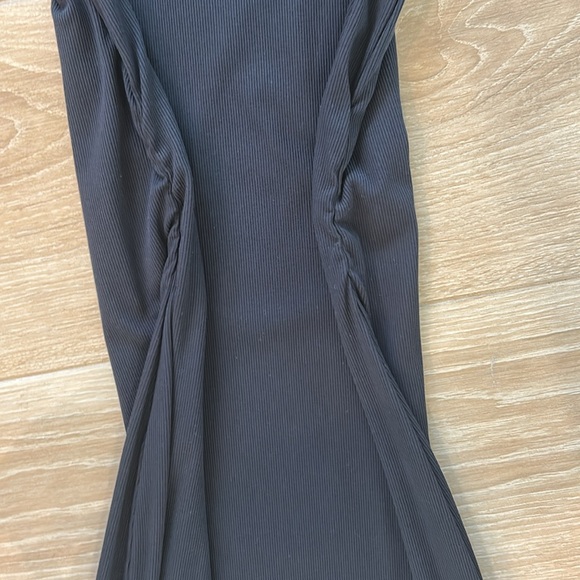 Vuori Women’s Black Sleeveless Dress with Slit Sz S - Picture 4 of 5